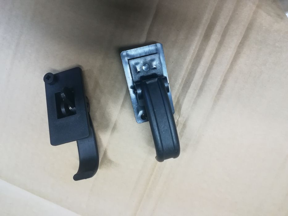 Fiat 126p klamki drzwi wewnętrzne nowe fabrycznie