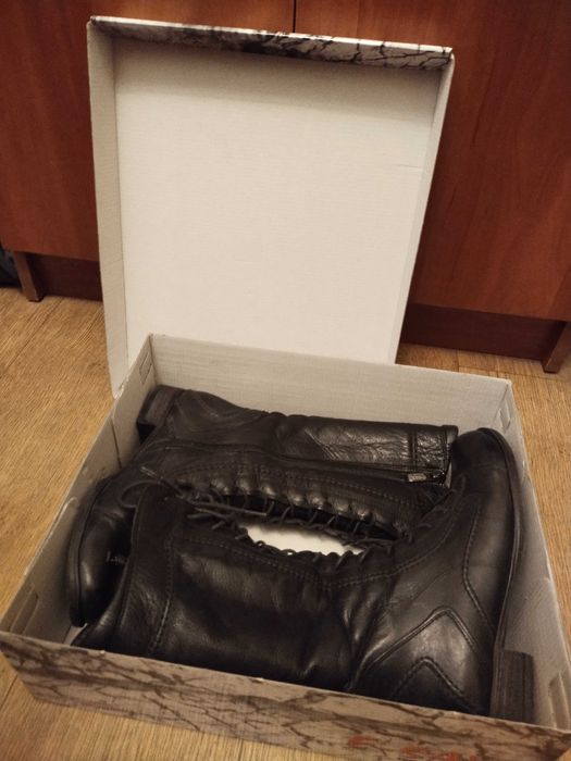 Віддам жіночі зимові черевики безкоштовно