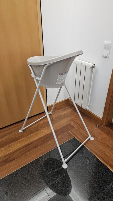 Shnuggle Banheira Ergonómica Taupe + Suporte Dobrável