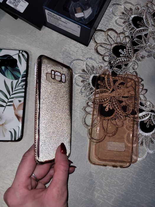 Telefon Samsung Galaxy S8+ wraz z 3 etui. Stan idealny