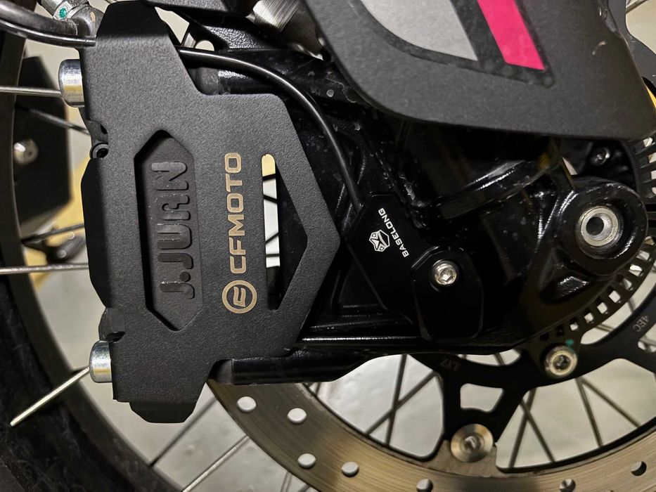 CF Moto 450 MT com muitos extras