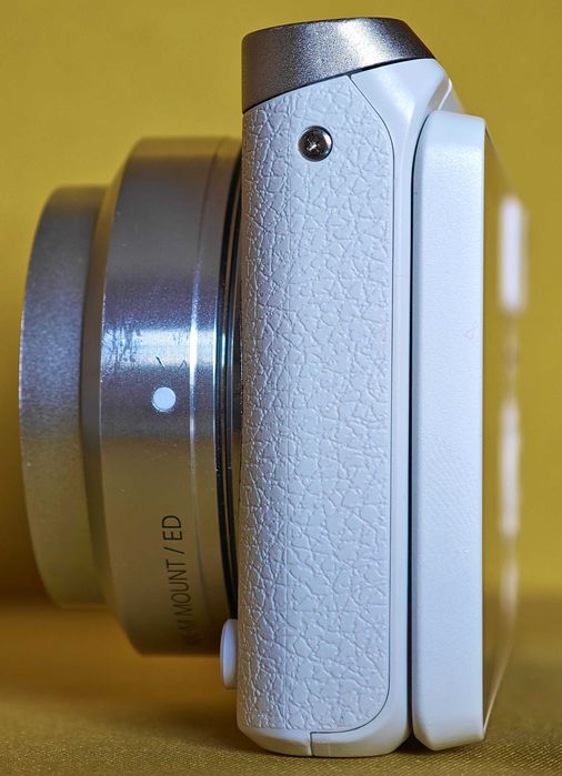 SAMSUNG NX Mini 20.5MP + lente NX 9mm F3.5