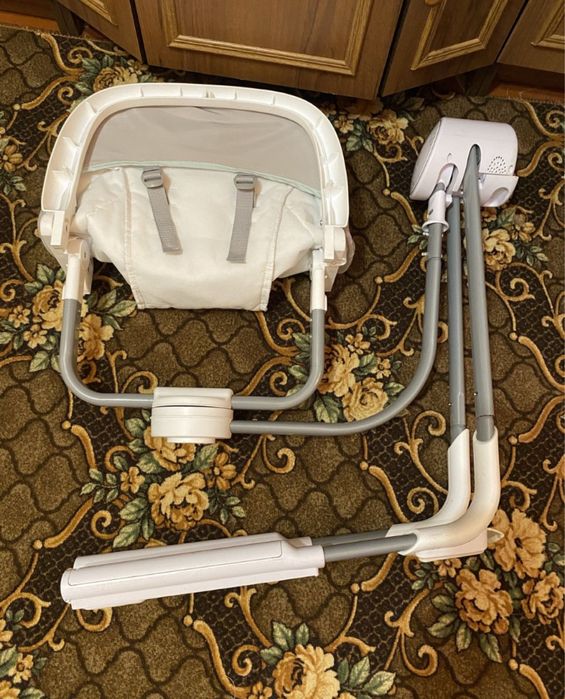 Заколихуючий центр для немовляти. Після викор. однієї дитини