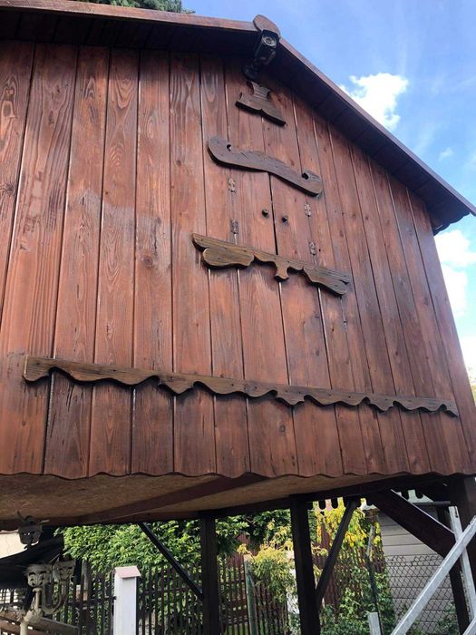 Domek dla dzieci ogrodowy  bardzo duzy i wygodny z balkonem oknami