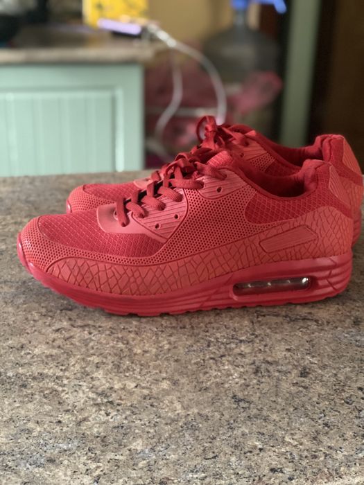 Кросівки чоловічі