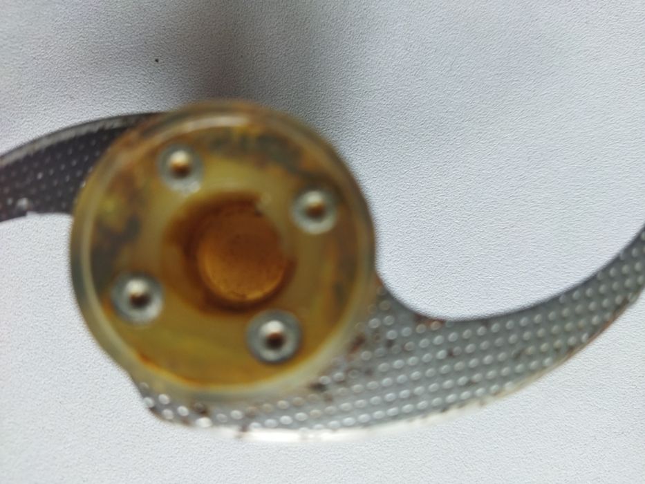 Ніж до кухонного комбайна в ідеальному стані