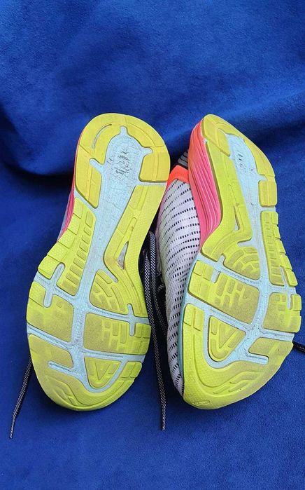 asics FEEL FAST Dyna Flyte 3 FlyteFoam 39 кросівки жіночі 24,5 cm