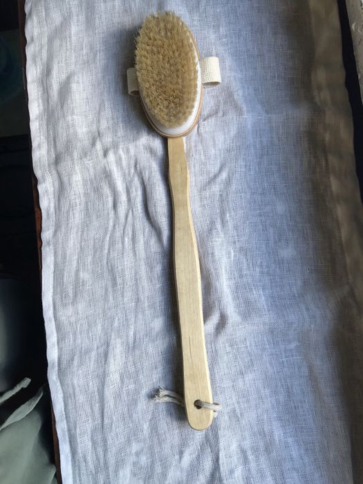 Щетка для сухого масажа антицилюлит вживана