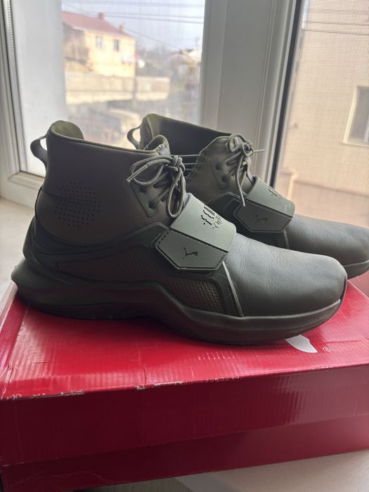Продам оригинальные кроссовки Puma