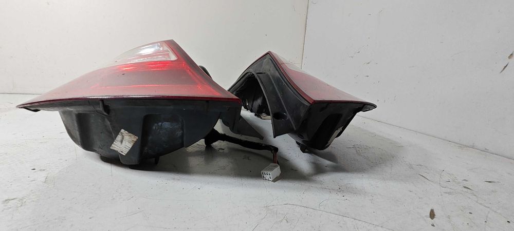 HYUNDAI I30 HATCHBACK 2007 ROK Lewa i Prawa Lampa lewy i prawy tył