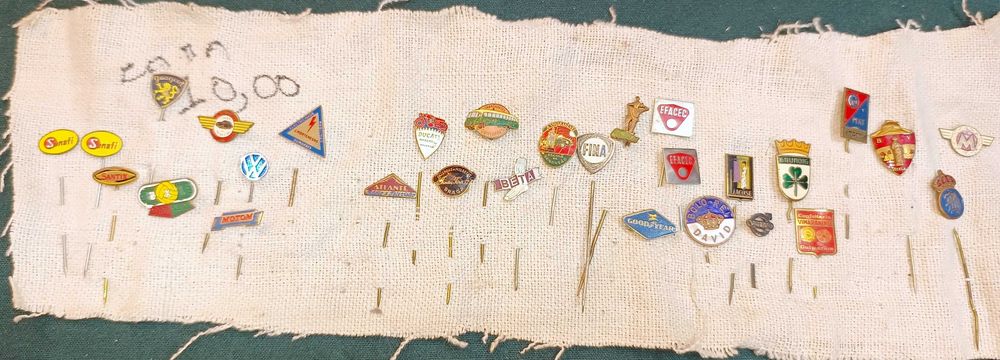 Lote Pins Variados