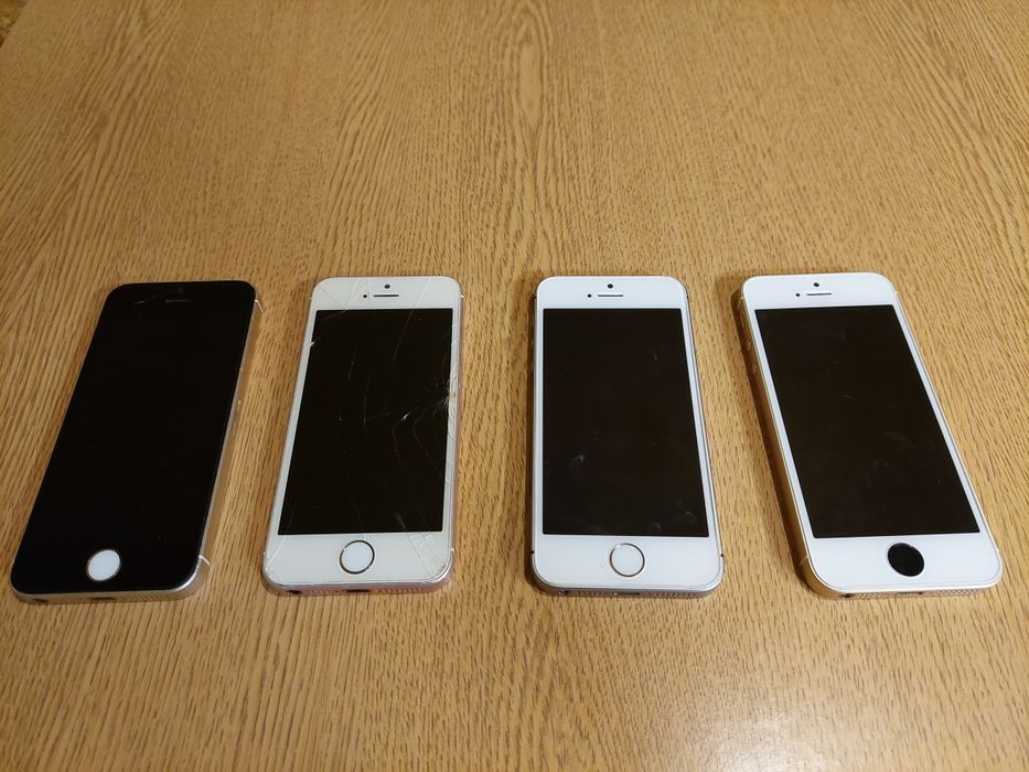 4x iPhone se pierwszej generacji