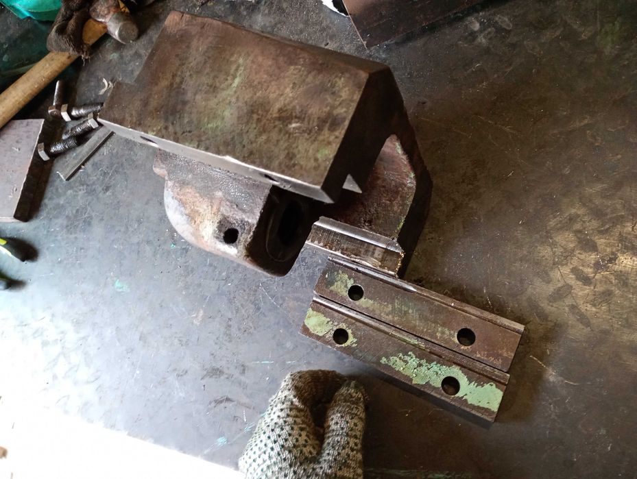 Планки губки прижимные поджимные тисков бзсп станочные запчасти винт