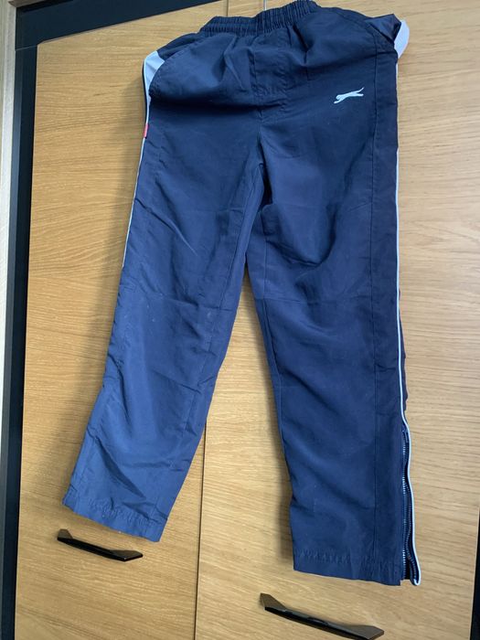 Spodnie z rozpinanymi u dołu nogawkami  7-8 lat