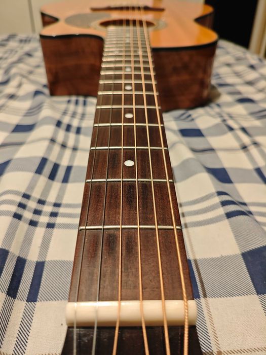 Guitarra acústica Harley Benton CLG 48 CE Wide NT com Saco Premium