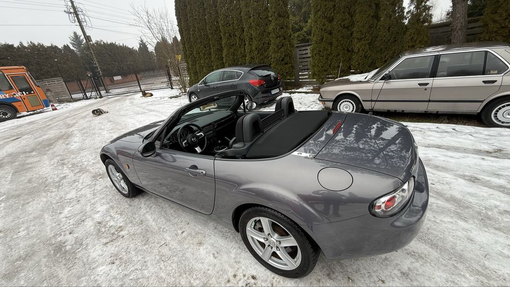 Mazda MX-5 2006r z Niemiec 111tys.km cena 18900zł  Łódź