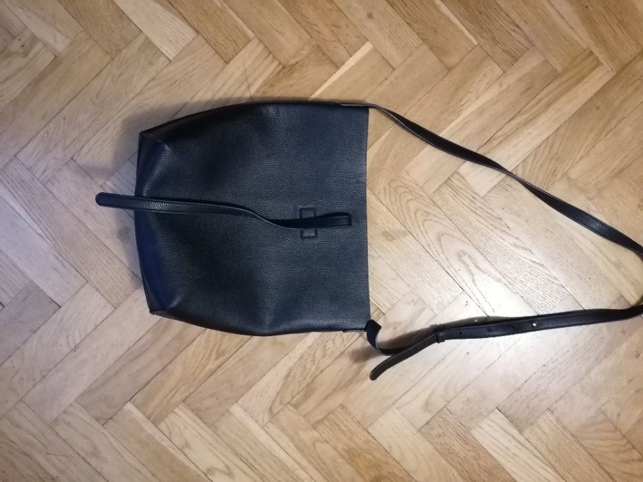 Torebka czarna z paskiem