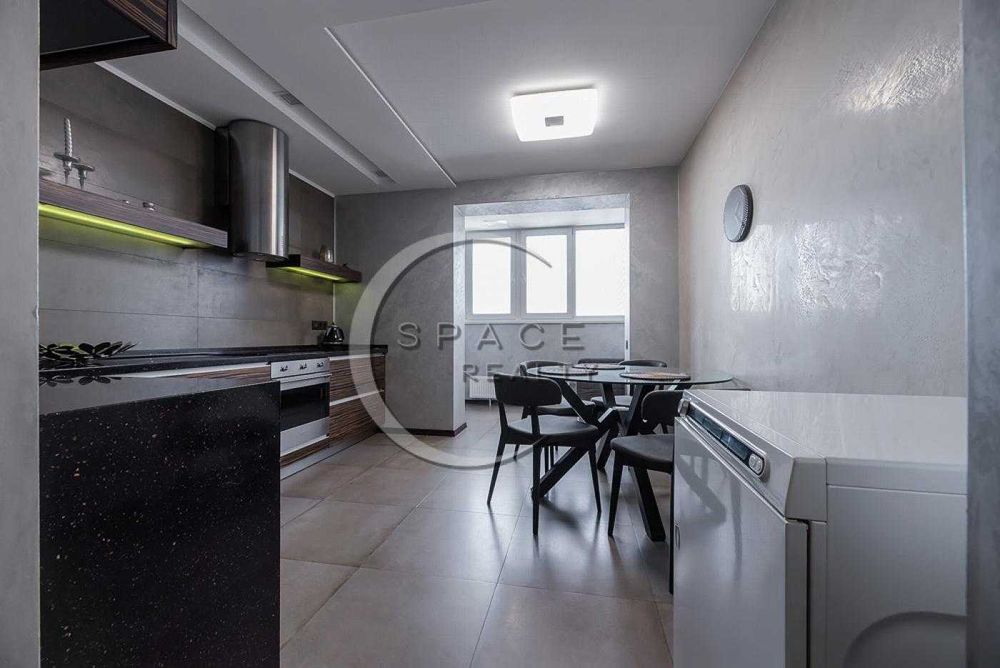 Оренда 3-кімнатної квартири 100 м2 з інвертором на 10кВт - Науки 55а