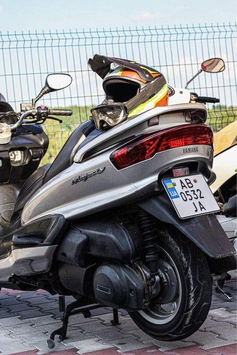 Yamaha majesty..