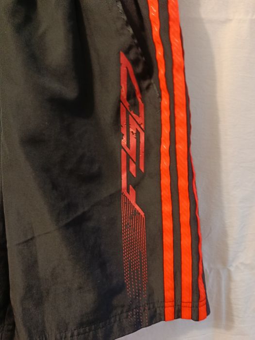 Плавки Adidas вживані та є пошкодження