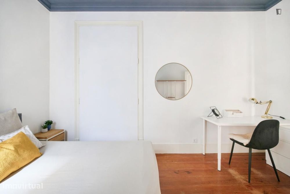 Quarto - localizado em Arroios Lisbon