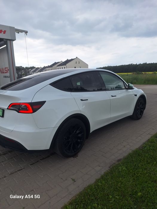 Tesla Model Y RWD  2024r