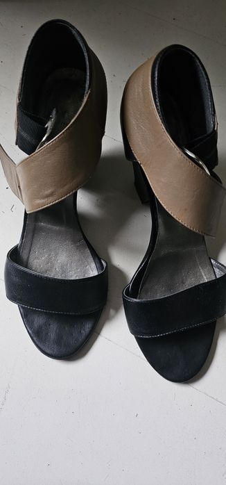 Sandałki na słupku