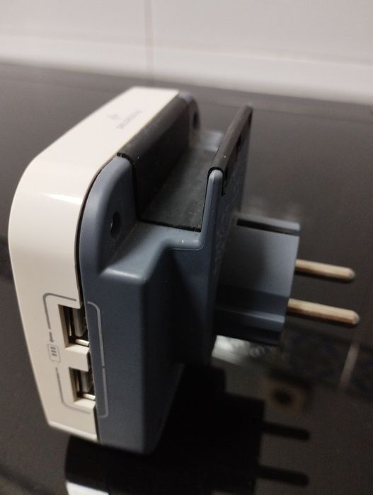 Tomada com USB Dupla