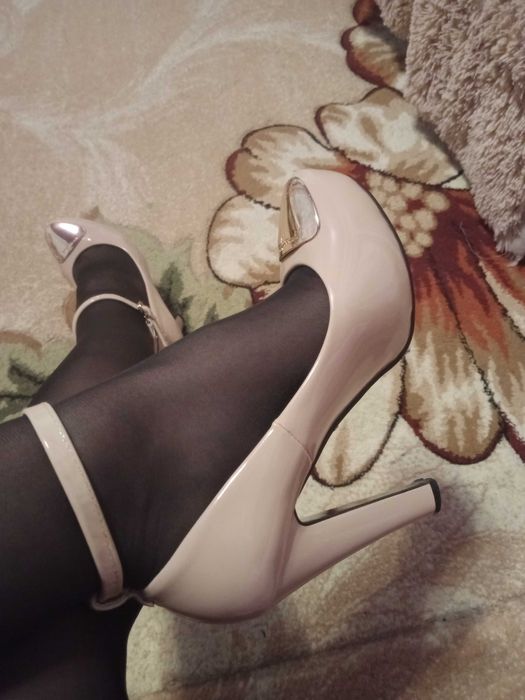 Туфлі лаковані 39