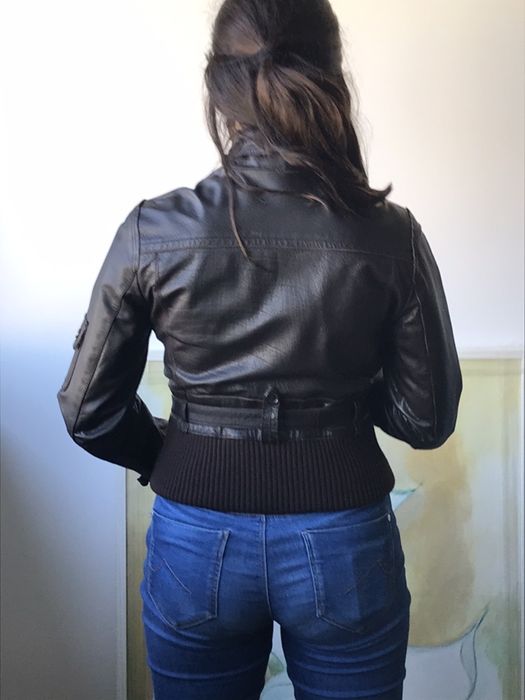 Blusão castanho em pele genuína