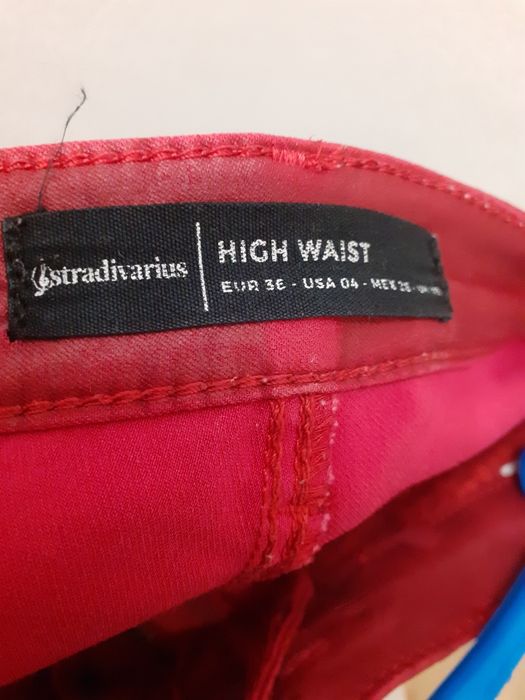 Calças vermelhas ecopele