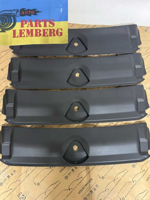 Audi Q5 80A накладка на телевізор кожух облицювання Ауді КУ 5