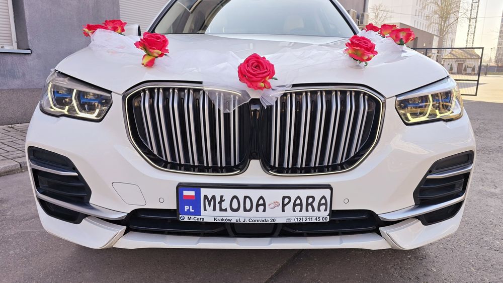 BMW X5. 4X4. Nowe Auto do Ślubu Samochód na Wesele Biały Suv