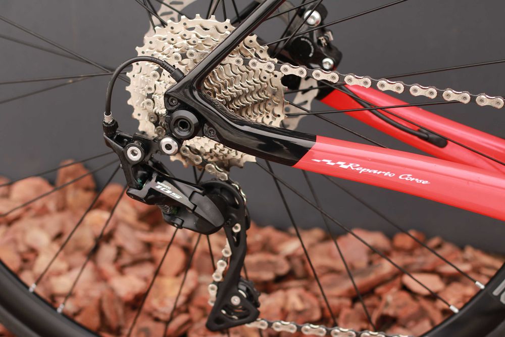 Bottecchia 8avio карбоновий шосейний велосипед Shimano 105