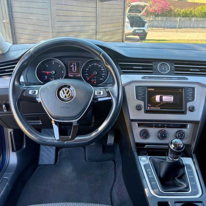 VW Passat Variant 1.6 TDi Confortline · Nacional — photo 3