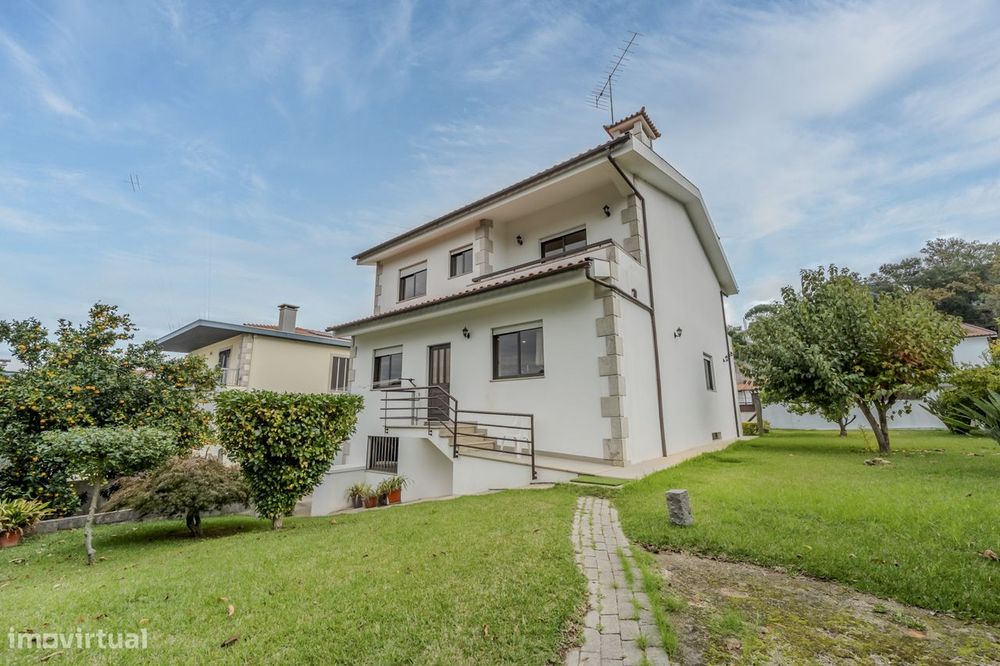 Moradia T4 para venda em Gondizalves, Braga