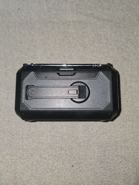 Radio awaryjne z panelem solarnym