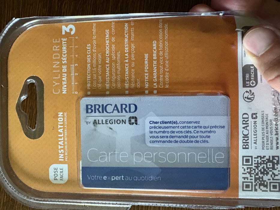 Zamek do drzwi Bricard 4 klucze