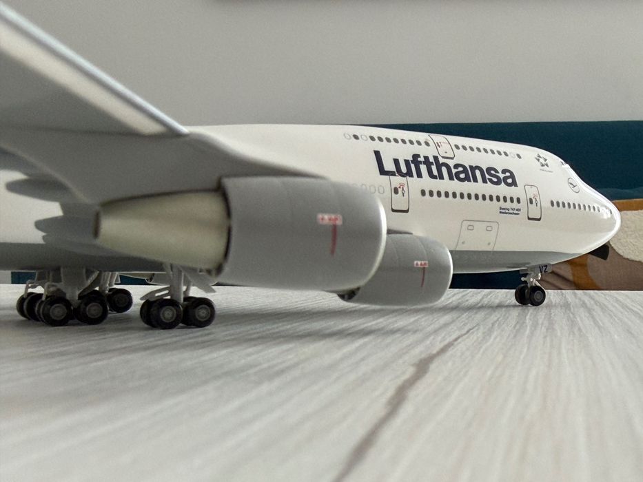 Lufthansa Boeing 747-400 escala 1:200