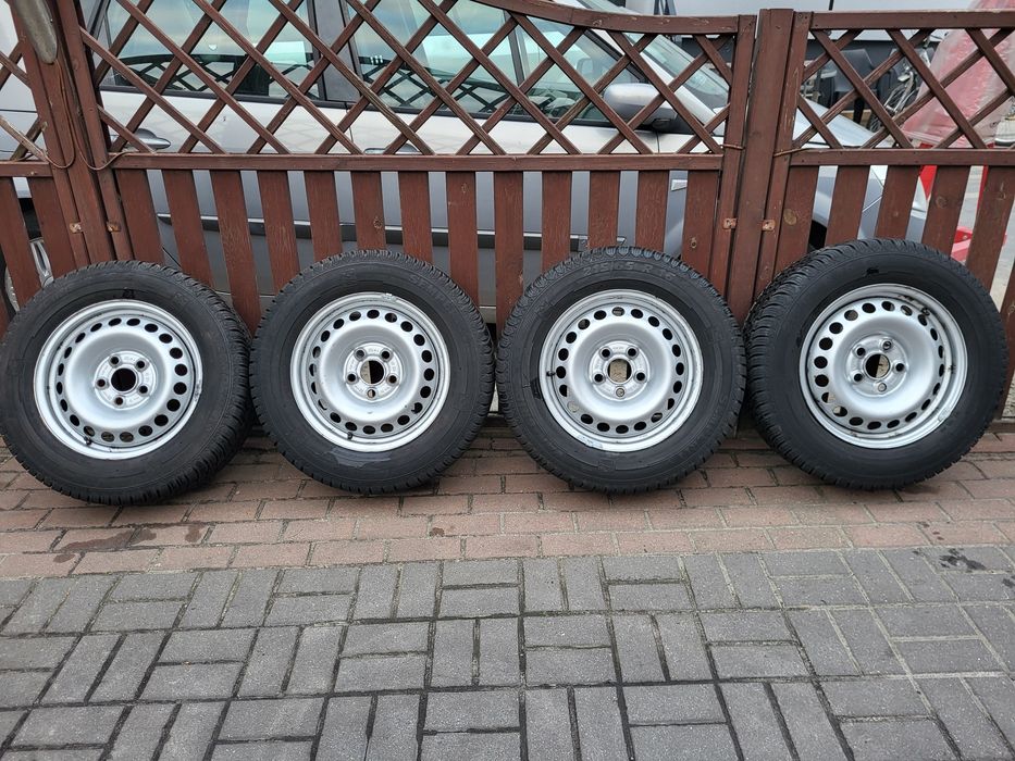 Felgi stalowe 16 z oponami 215/65R16C
