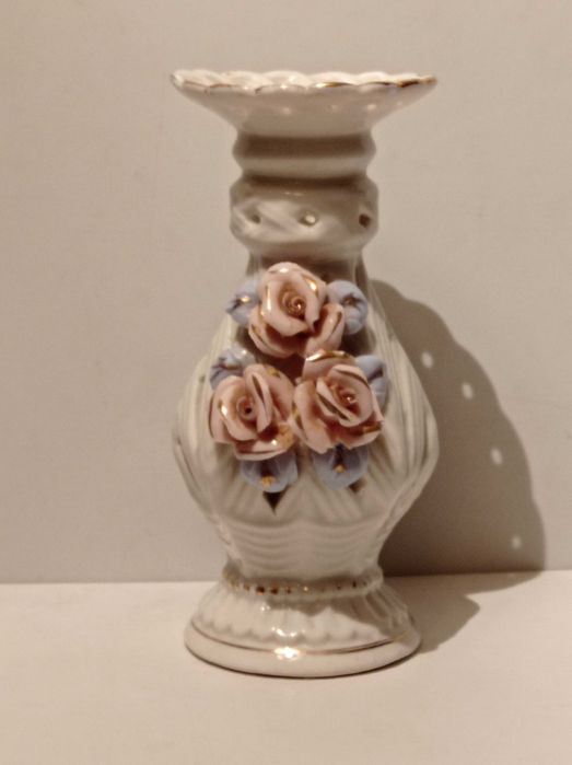Świecznik z rózami.