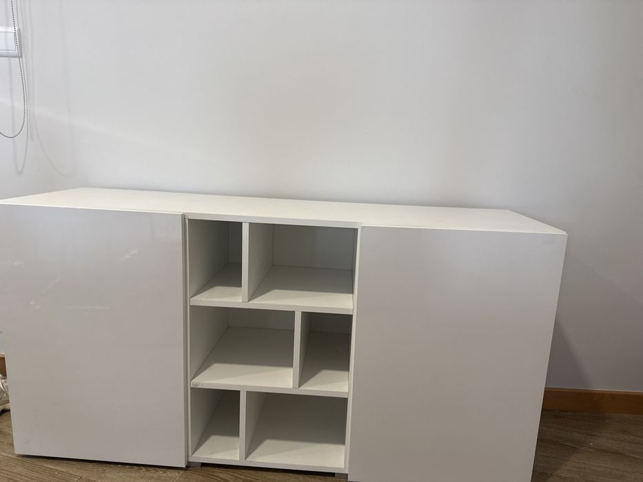 movel branco de sala