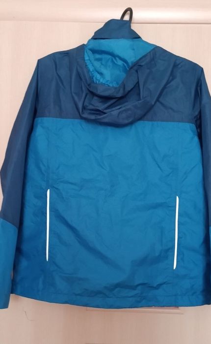 Куртка спортивная , ветровка, непродувайка.  Бренд Crivit