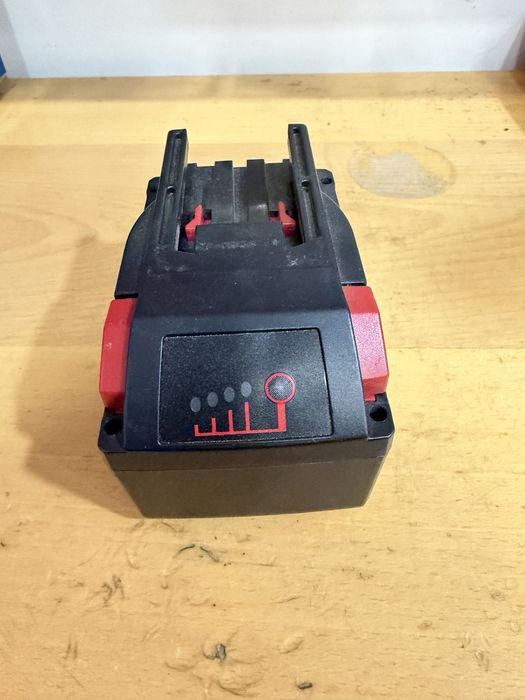 Baterias e carregadores para máquinas da Milwauke, Wurth e Makita