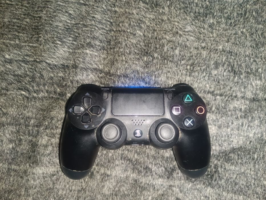 Продам Джойстик PS4 DUALSHOK 4 ZCT1U