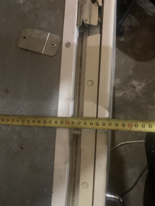 Холодильник під забудову вбудований