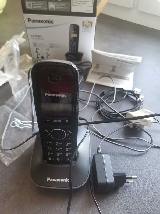 Cyfrowy stacjonarny telefon bezsznurowy Panasonic KX-TG1611