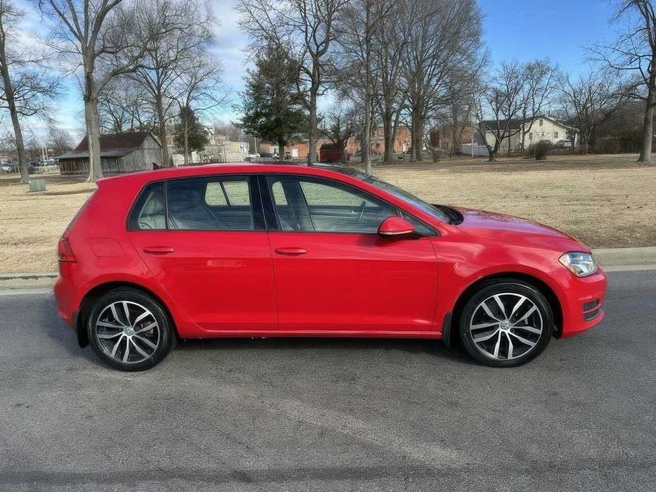 Volkswagen Golf      2017