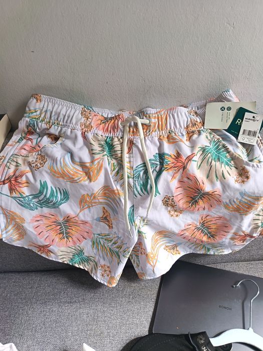 Roxy nowe kąpielówki L