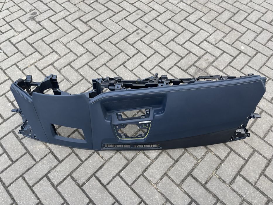 Deska kokpit mazda cx30 biala nitka niebieska